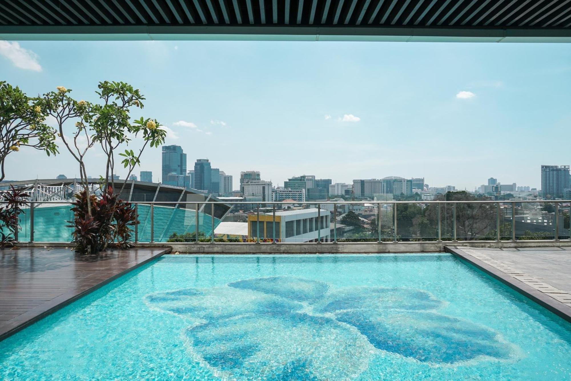 Appartement And Homey 2br At Menteng Park By Travelio
