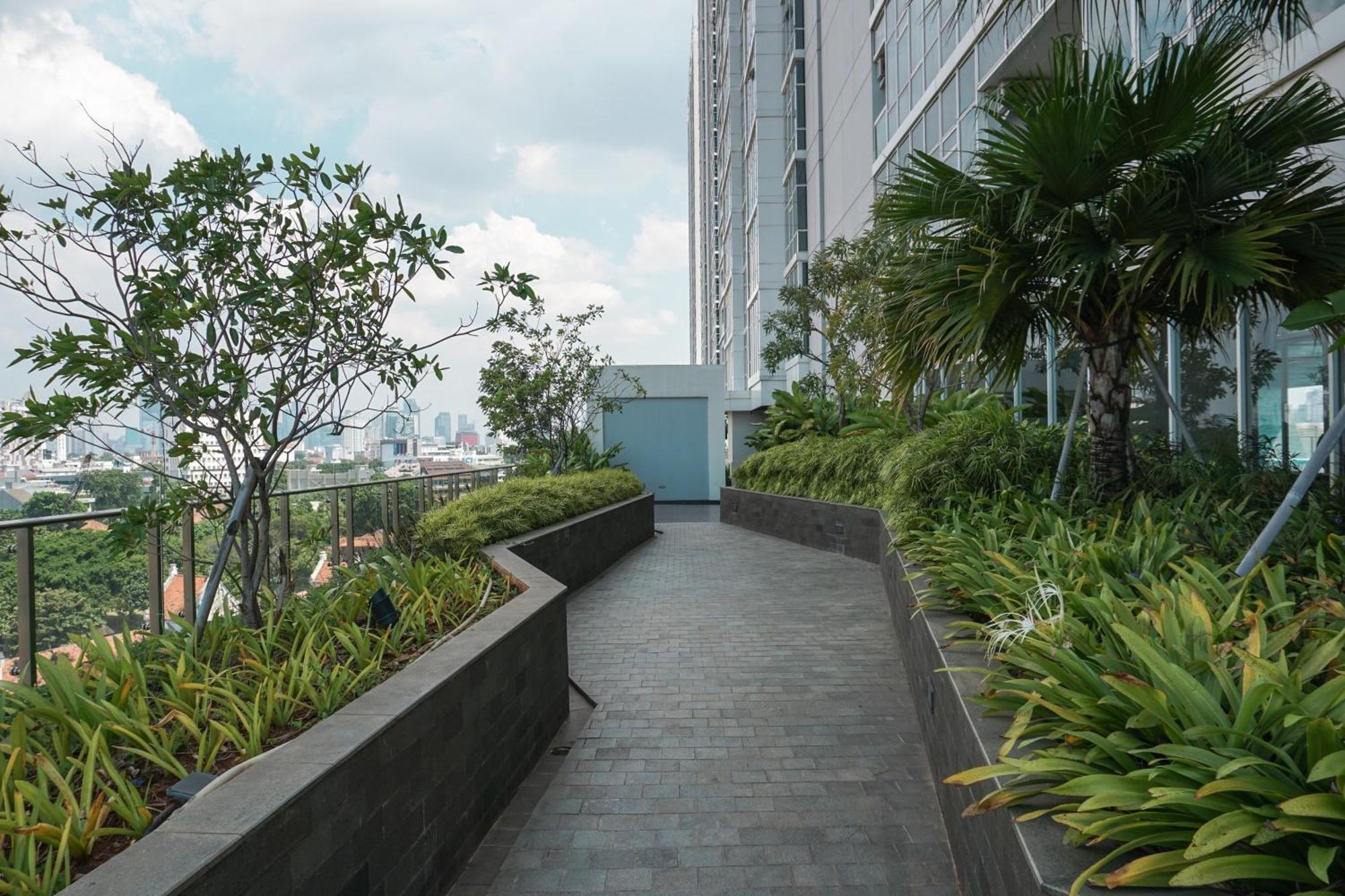 Appartement And Homey 2br At Menteng Park By Travelio